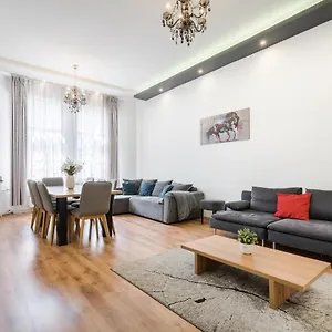https://real-apartments-zichy.inbudapesthotels.com