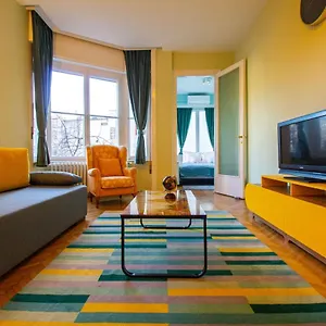 https://small-paris-danube-panorama.inbudapesthotels.com